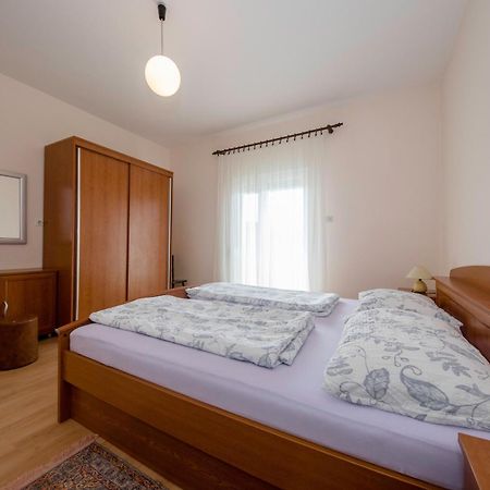 Apartments By The Sea Supetarska Draga - Donja, Rab - 11769 Bilik gambar