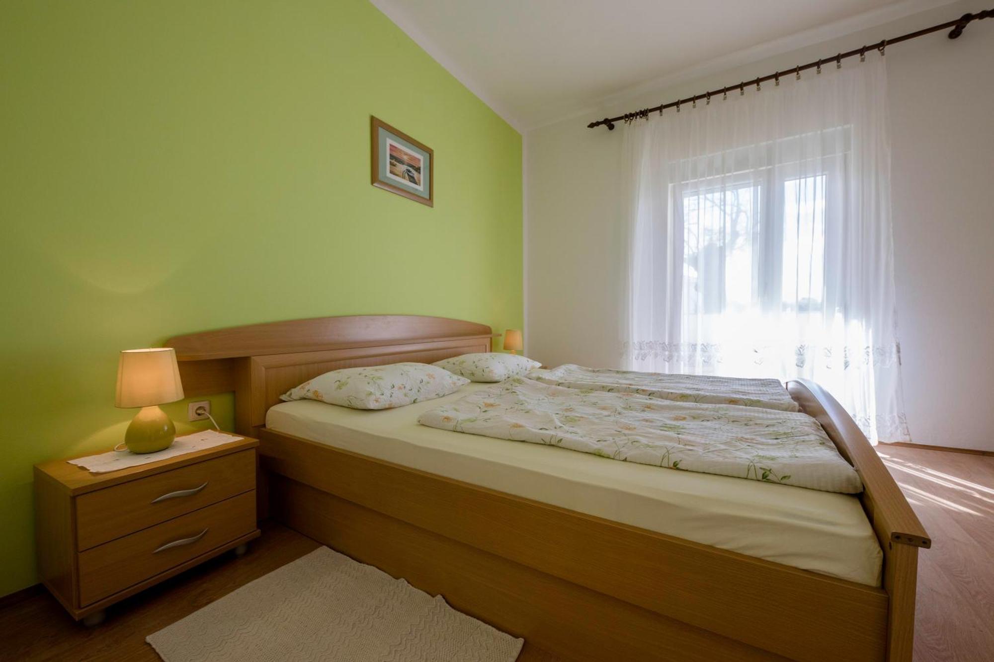 Apartments By The Sea Supetarska Draga - Donja, Rab - 11769 Bilik gambar