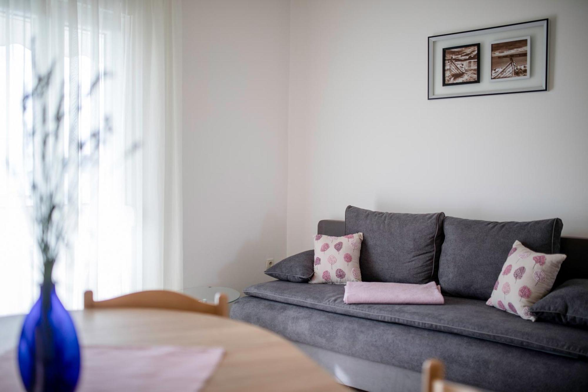 Apartments By The Sea Supetarska Draga - Donja, Rab - 11769 Bilik gambar