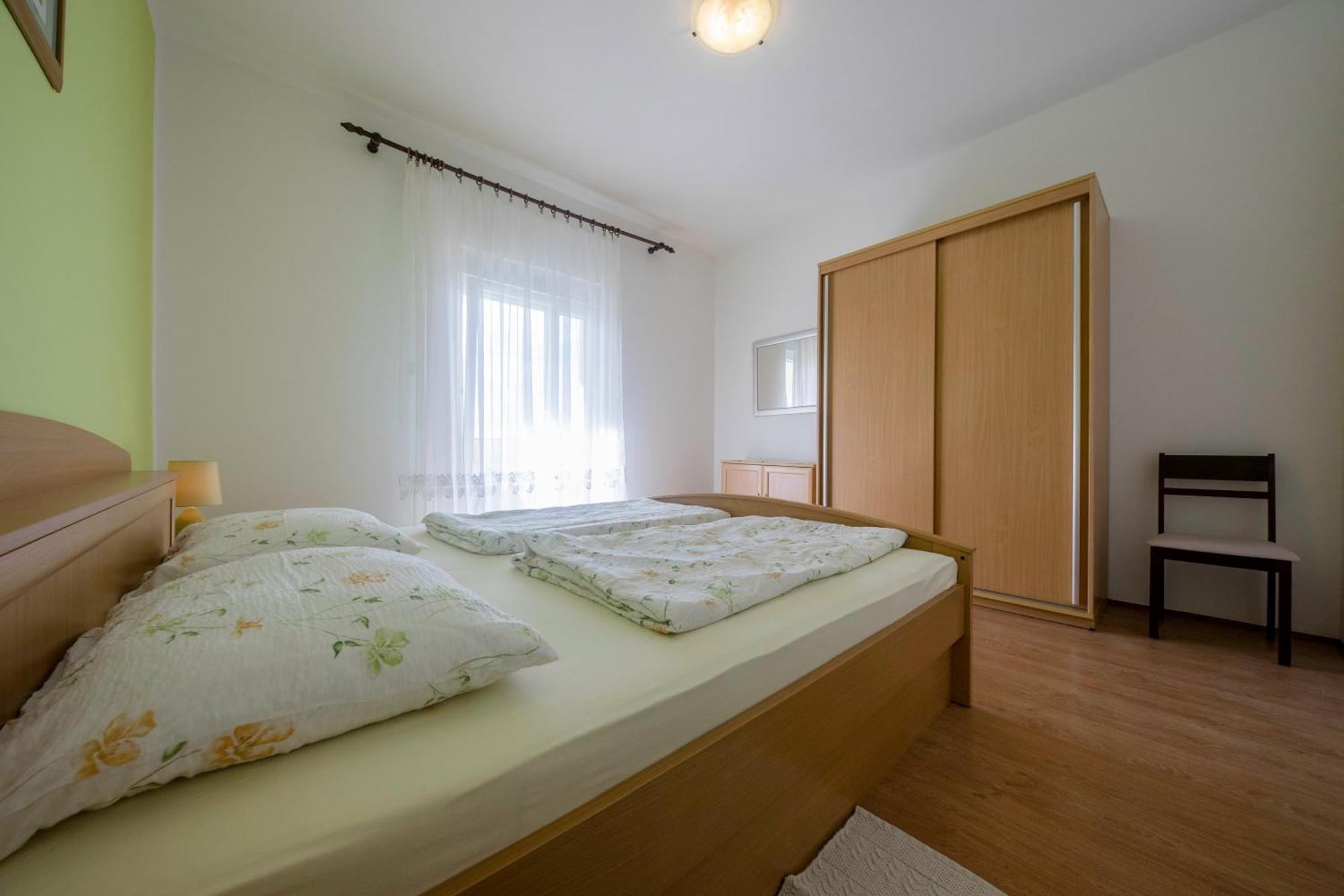 Apartments By The Sea Supetarska Draga - Donja, Rab - 11769 Bilik gambar