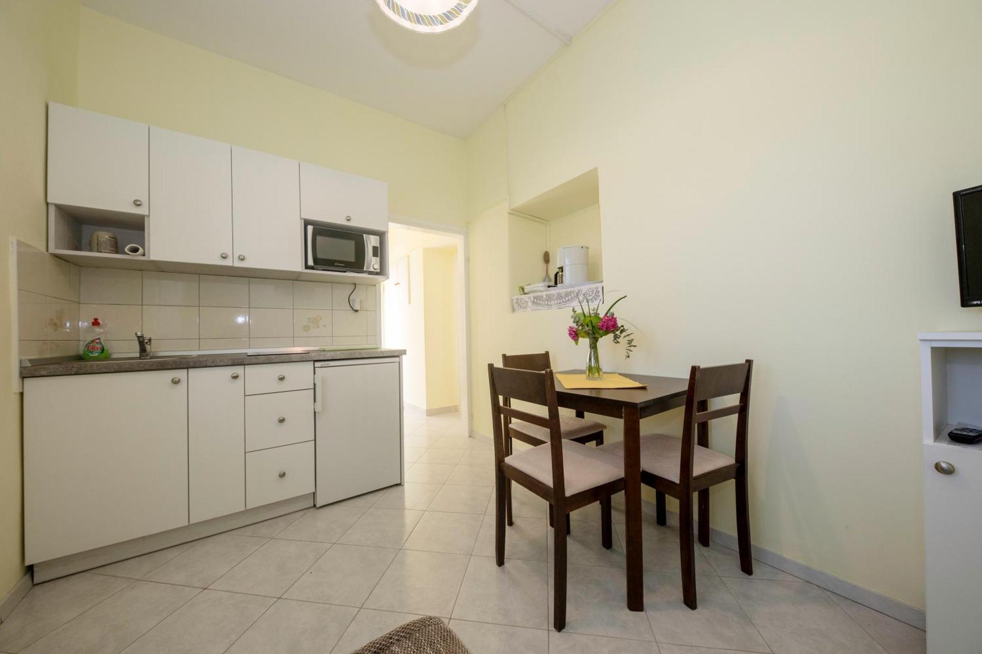 Apartments By The Sea Supetarska Draga - Donja, Rab - 11769 Bilik gambar